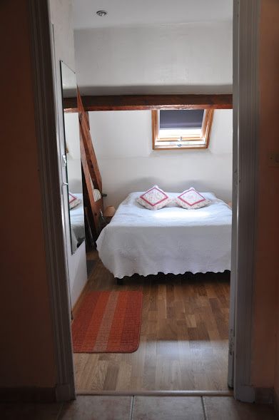 chambre vue du couloir